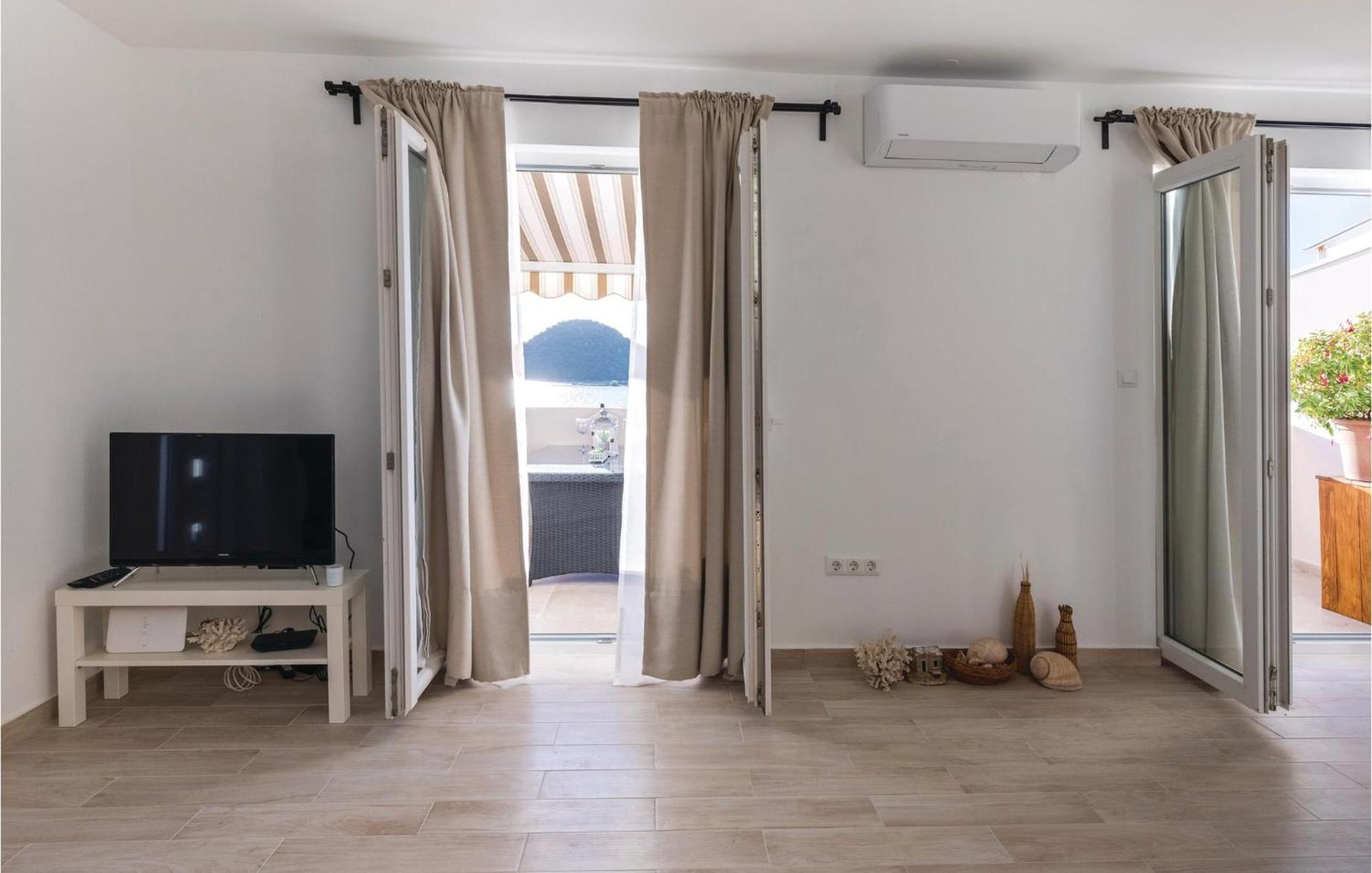 Awesome Apartment In Blace With House Sea View Εξωτερικό φωτογραφία