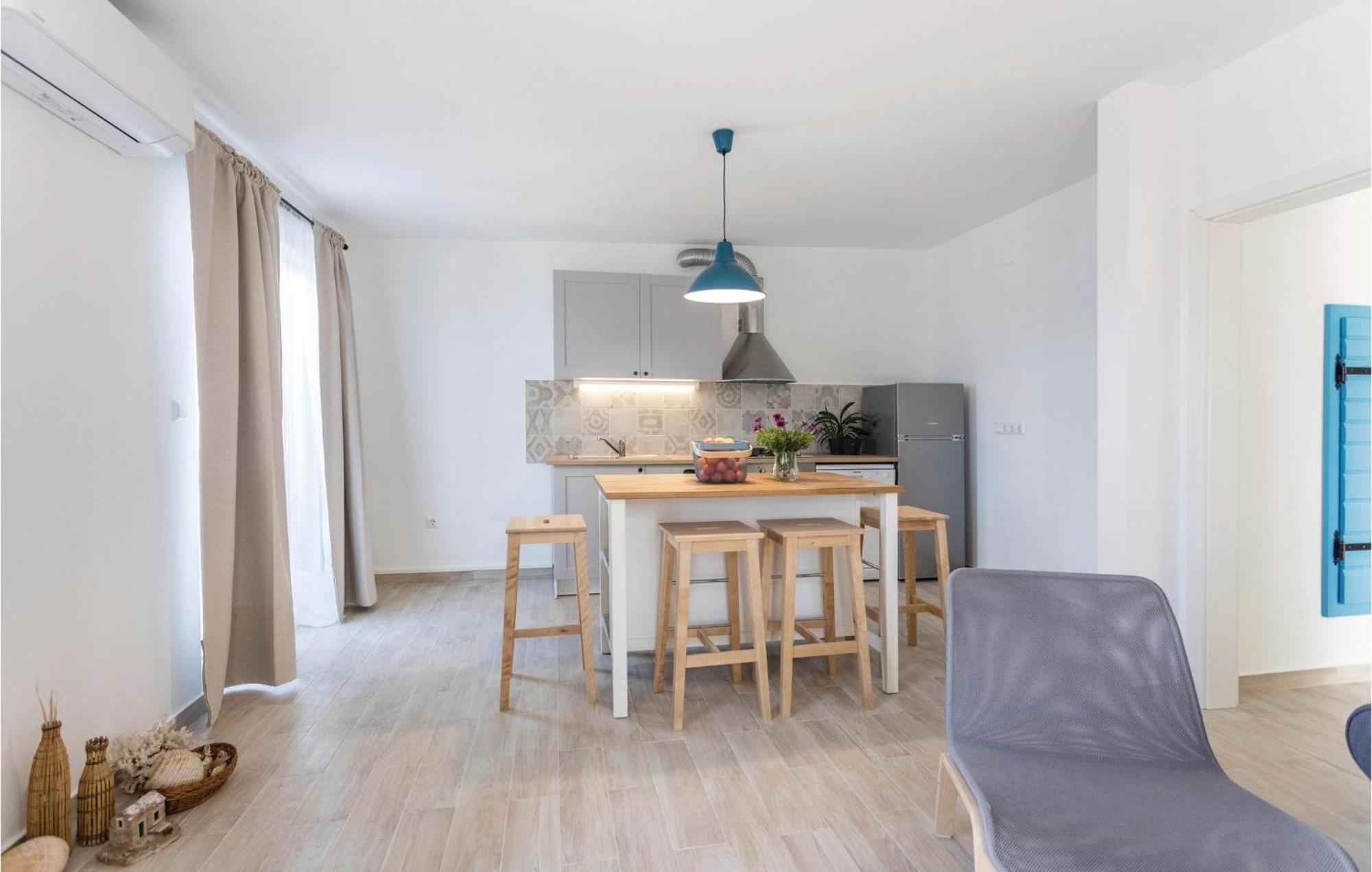 Awesome Apartment In Blace With House Sea View Εξωτερικό φωτογραφία
