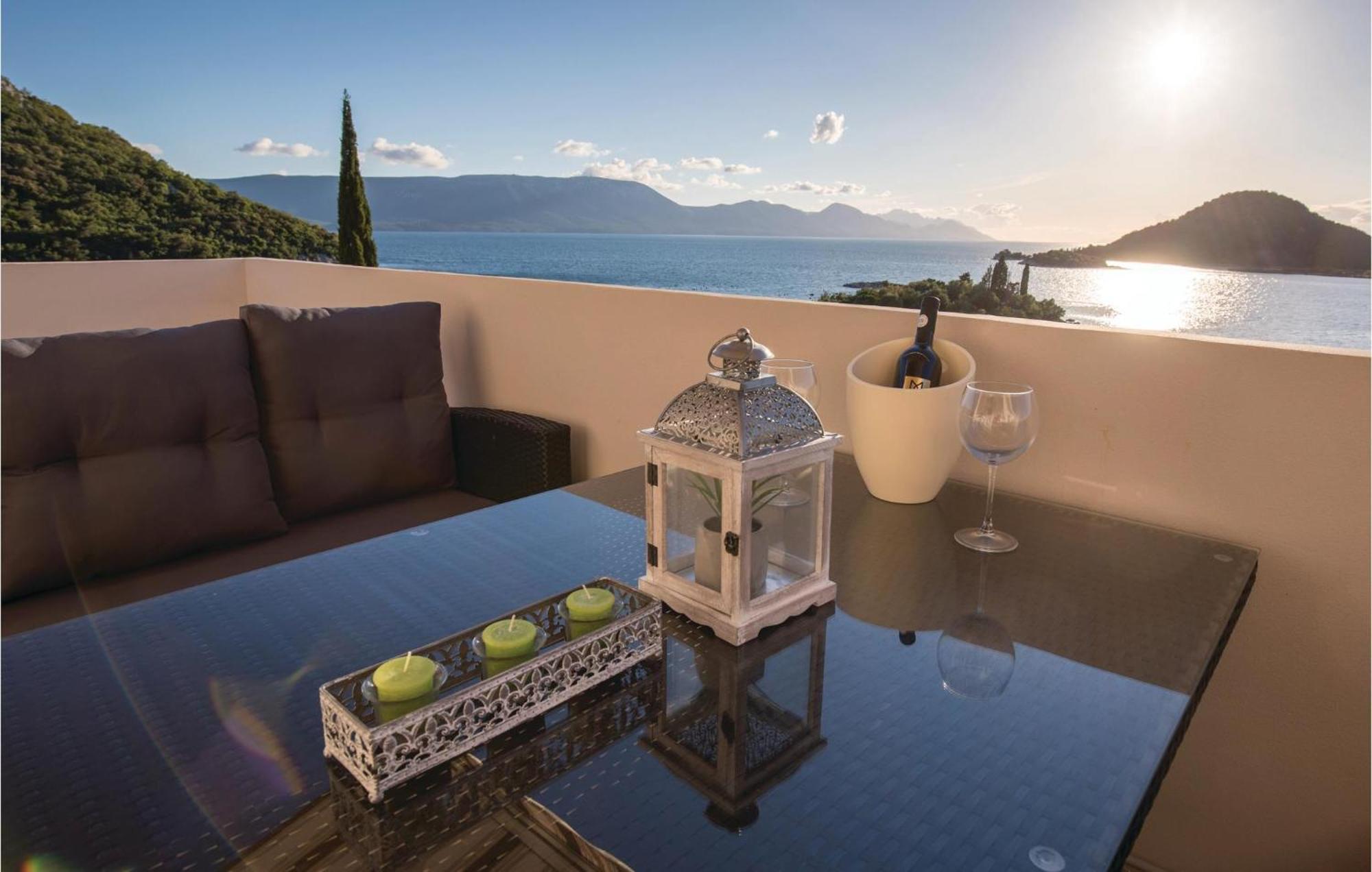 Awesome Apartment In Blace With House Sea View Εξωτερικό φωτογραφία